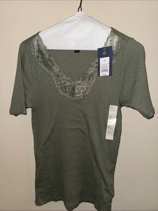 Universal Thread Tops - Universal Thread Lace-Trim V-Neck Camisole - Sage